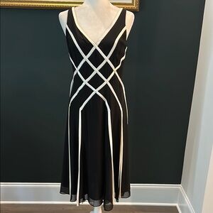 Adrianna Papell Black and White Sleeveless V-Neck Midi Cocktail Evening Dress